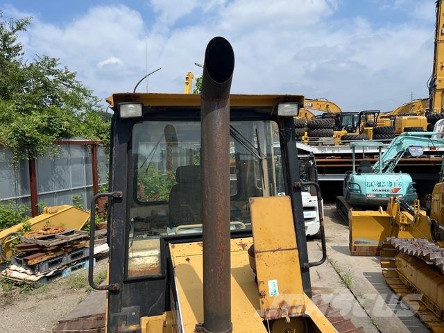CAT D5C Верижни булдозери
