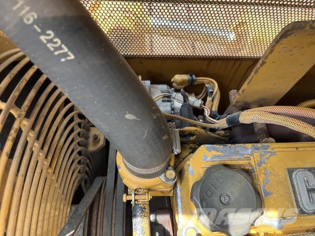 CAT D5C Верижни булдозери
