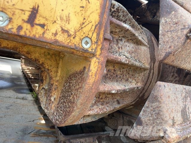 CAT D5C Верижни булдозери
