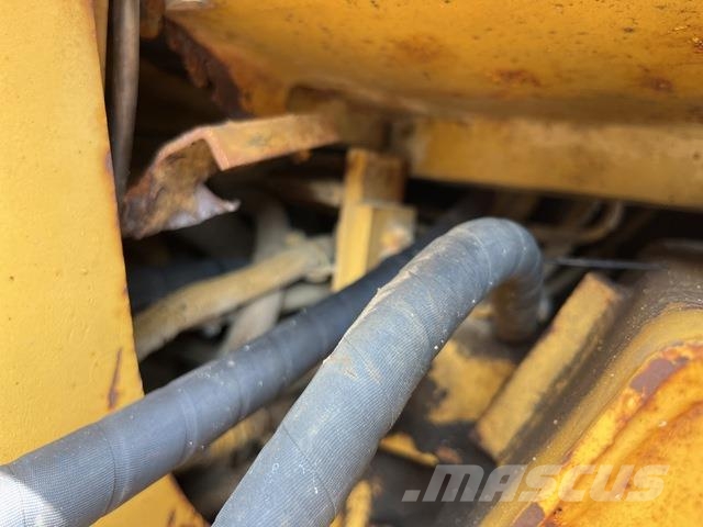 CAT D5C Верижни булдозери
