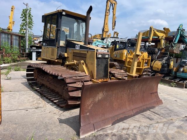 CAT D5C Верижни булдозери
