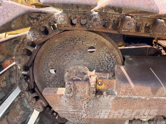 CAT D5C Верижни булдозери
