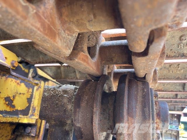 CAT D5C Верижни булдозери
