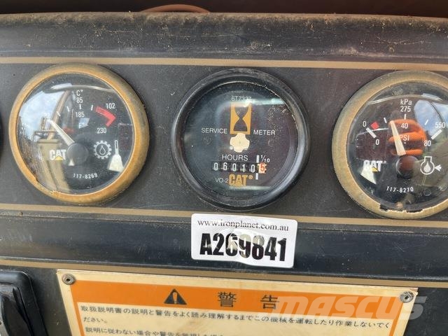 CAT D5C Верижни булдозери
