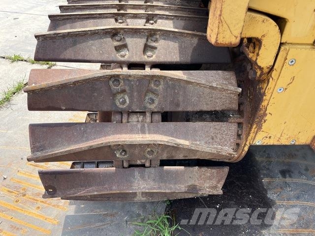 CAT D5C Верижни булдозери
