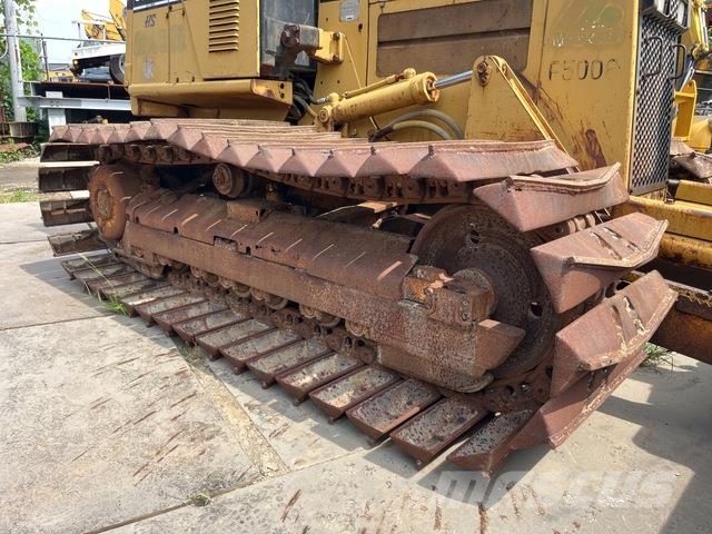 CAT D5C Верижни булдозери
