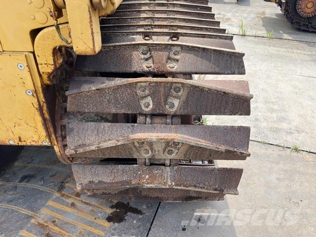 CAT D5C Верижни булдозери
