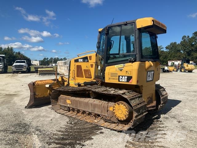 CAT D5K2 LGP بلدوزرات مجنزرة