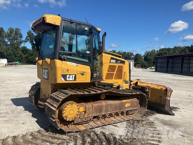 CAT D5K2 LGP بلدوزرات مجنزرة