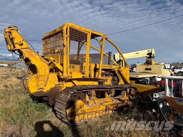 CAT D69U Buldožeri guseničari