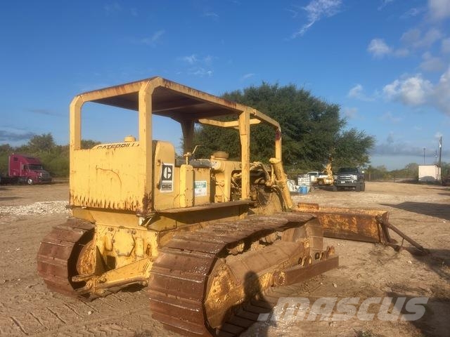 CAT D6C Buldožeri gusjeničari