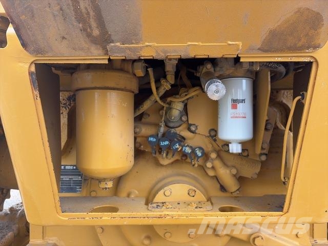 CAT D6N 履帶推土機