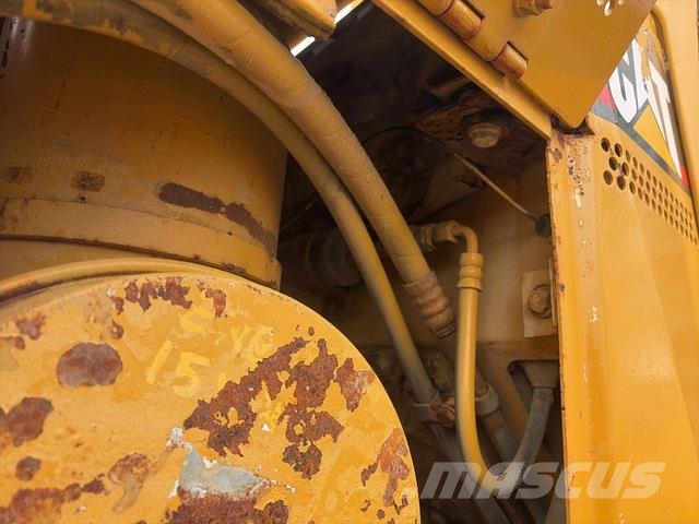 CAT D6N 履帶推土機