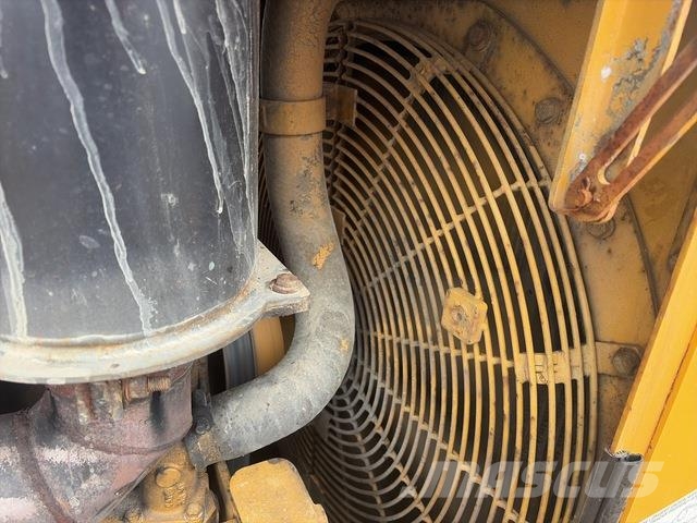 CAT D6N 履帶推土機