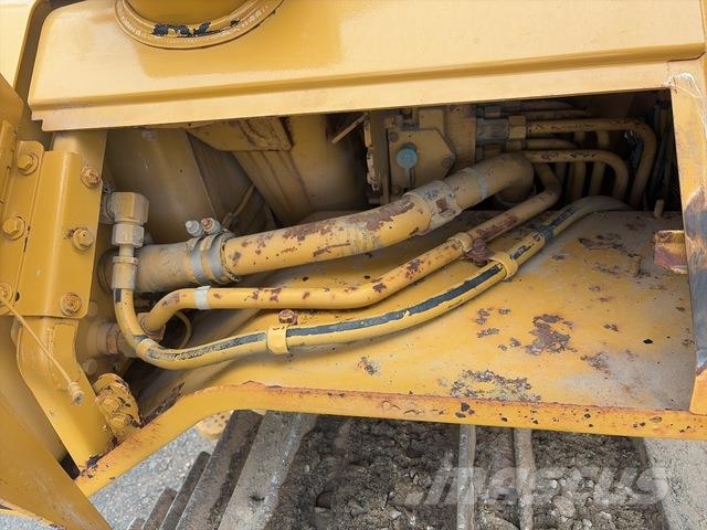 CAT D6N 履帶推土機