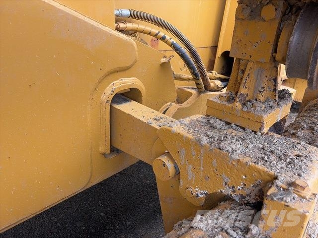 CAT D6N 履帶推土機