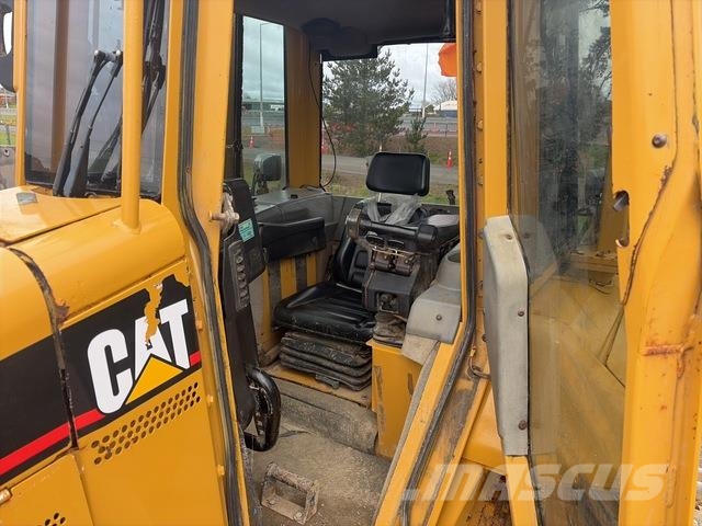 CAT D6N 履帶推土機