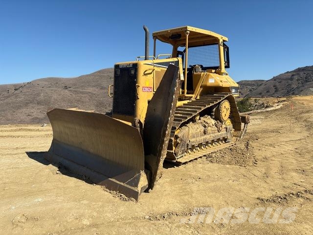 CAT D6N Buldožeri gusjeničari