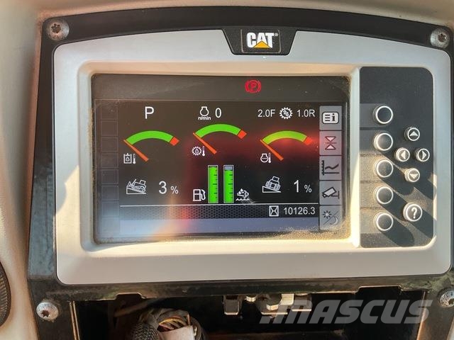 CAT D6N LGP بلدوزرات مجنزرة