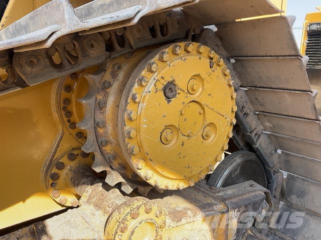CAT D6N LGP بلدوزرات مجنزرة