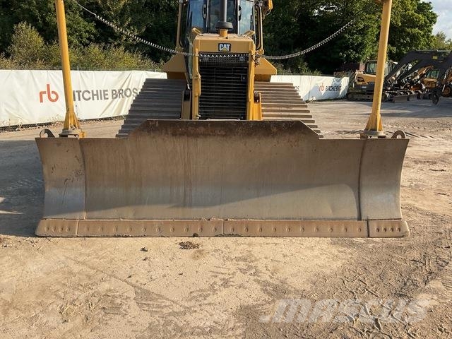 CAT D6N LGP بلدوزرات مجنزرة