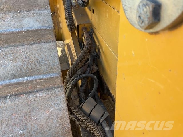 CAT D6N LGP بلدوزرات مجنزرة