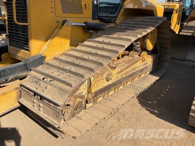 CAT D6N LGP بلدوزرات مجنزرة