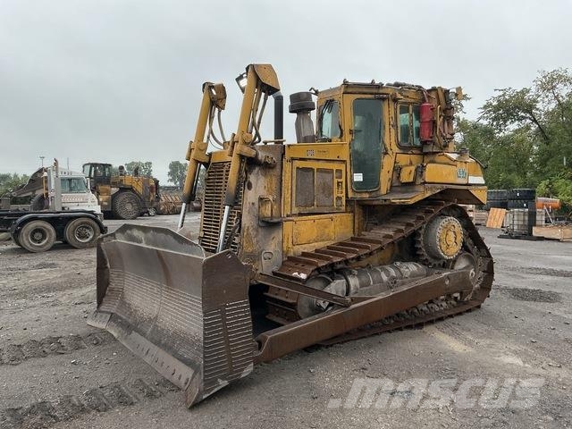 CAT D7 Buldožeri gusjeničari