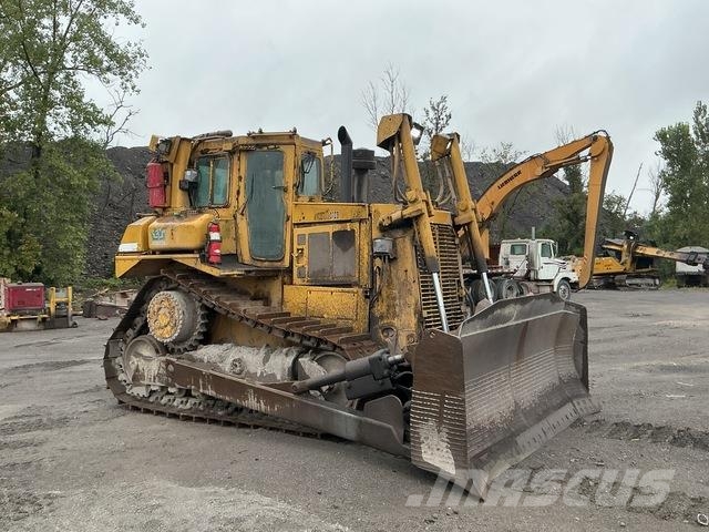 CAT D7 Buldožeri gusjeničari