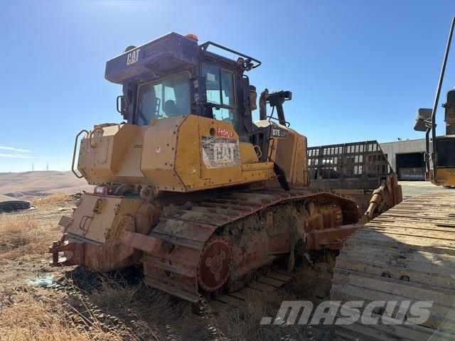 CAT D7E LGP بلدوزرات مجنزرة
