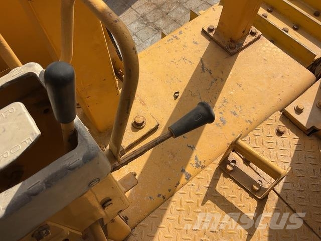 CAT D7G 履帶推土機