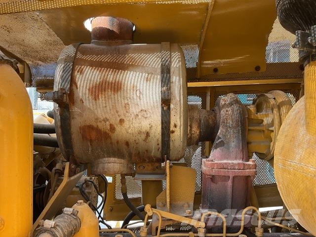 CAT D7G 履帶推土機
