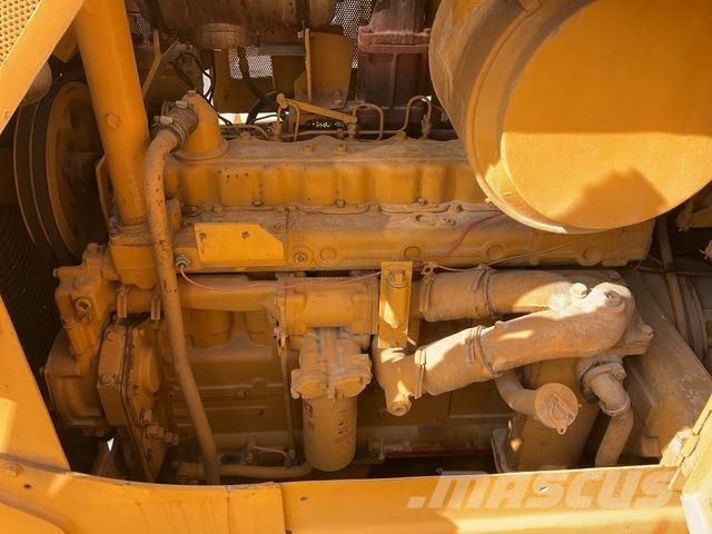 CAT D7G 履帶推土機