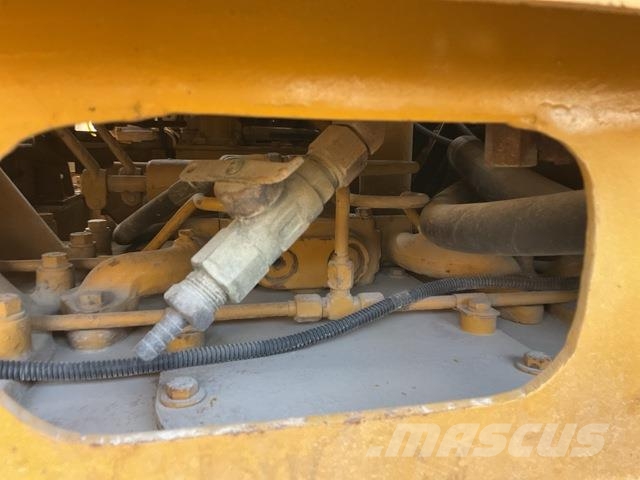 CAT D7G 履帶推土機