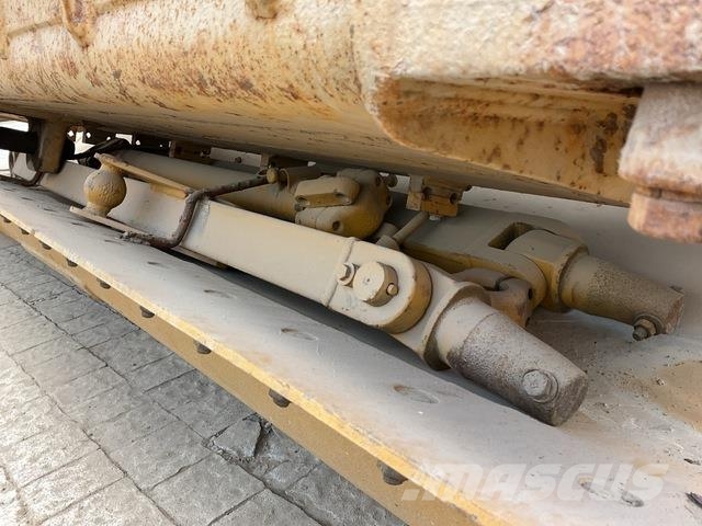 CAT D7G 履帶推土機
