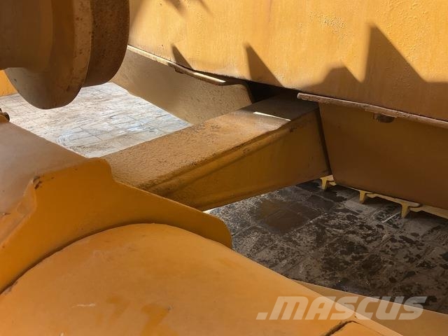 CAT D7G 履帶推土機