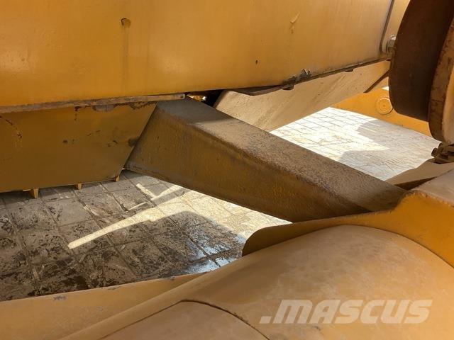 CAT D7G 履帶推土機