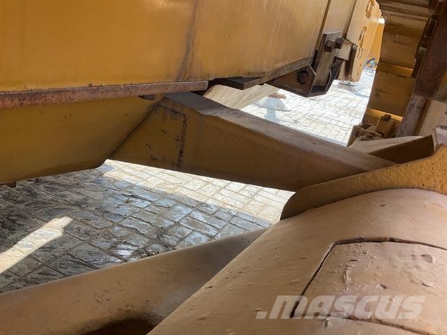 CAT D7G 履帶推土機
