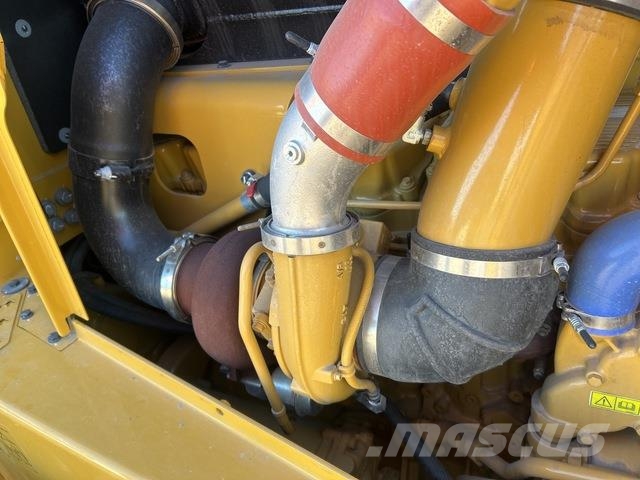 CAT D8 Buldozer sobre oruga