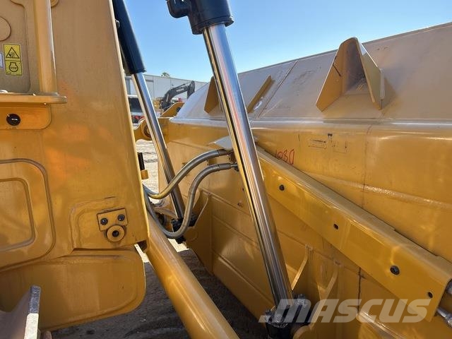 CAT D8 Buldozer sobre oruga