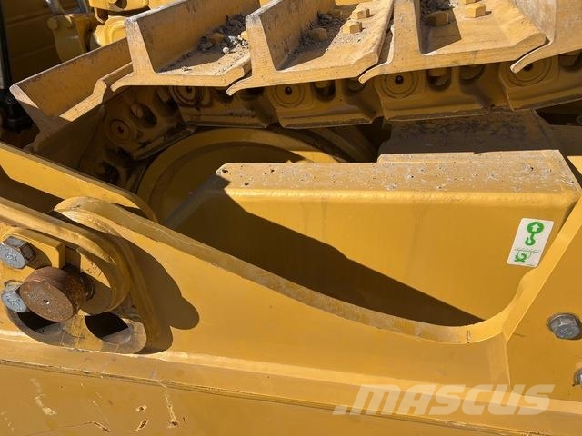 CAT D8 Buldozer sobre oruga