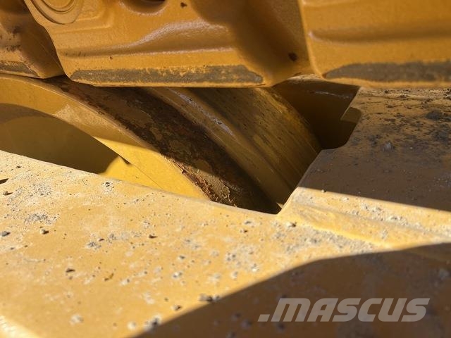 CAT D8 Buldozer sobre oruga