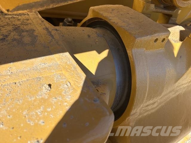 CAT D8 Buldozer sobre oruga