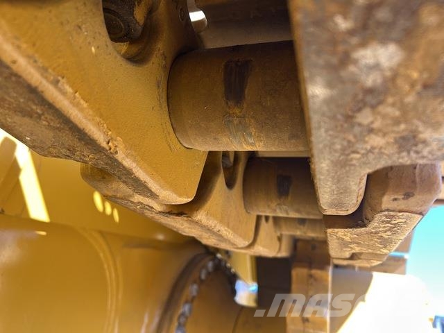 CAT D8 Buldozer sobre oruga