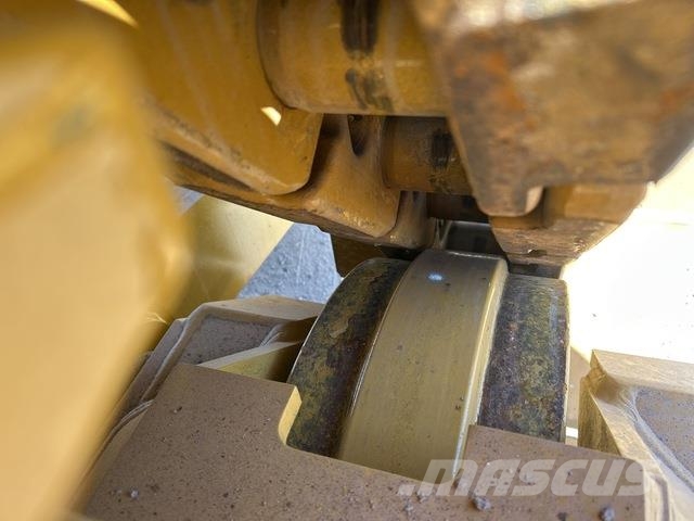 CAT D8 Buldozer sobre oruga