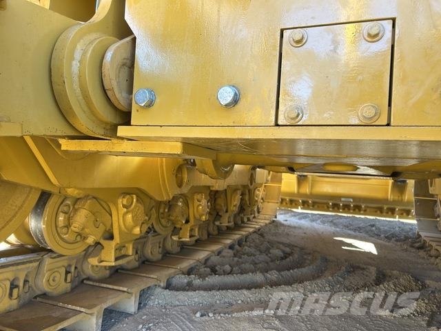 CAT D8 Buldozer sobre oruga
