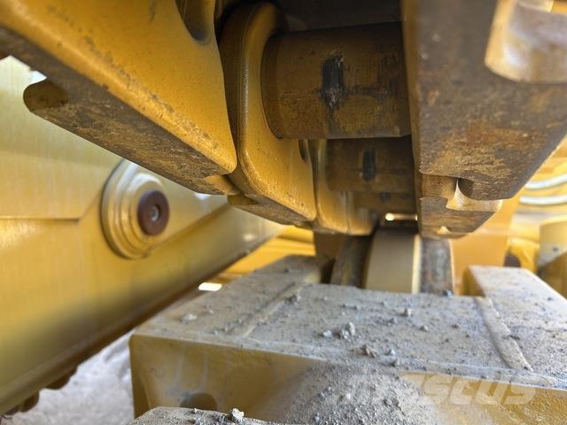 CAT D8 Buldozer sobre oruga