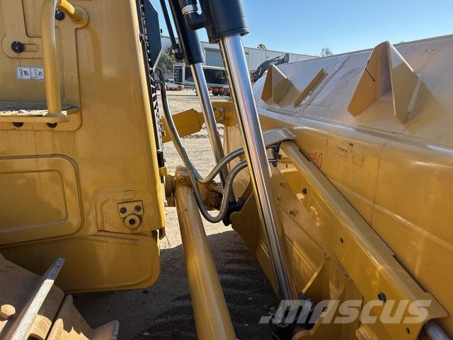 CAT D8 Buldozer sobre oruga