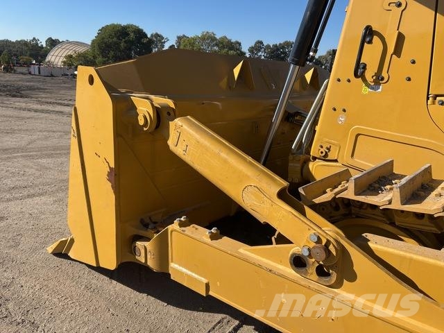 CAT D8 Buldozer sobre oruga