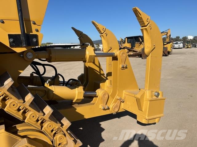 CAT D8 Buldozer sobre oruga
